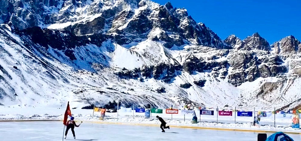 Ice hockey and skating in Gokyo Nepal