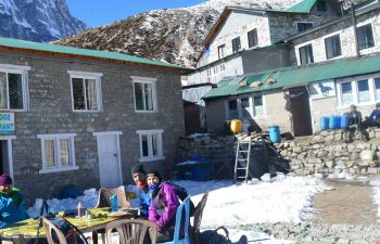 Everest Free Fooding lodging